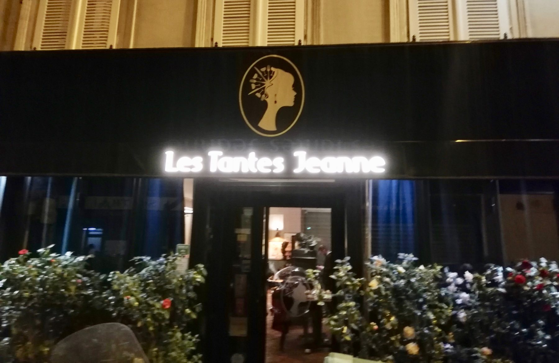 Les Tantes Jeanne, An Exquisite Restaurant In Paris - Red Ivory